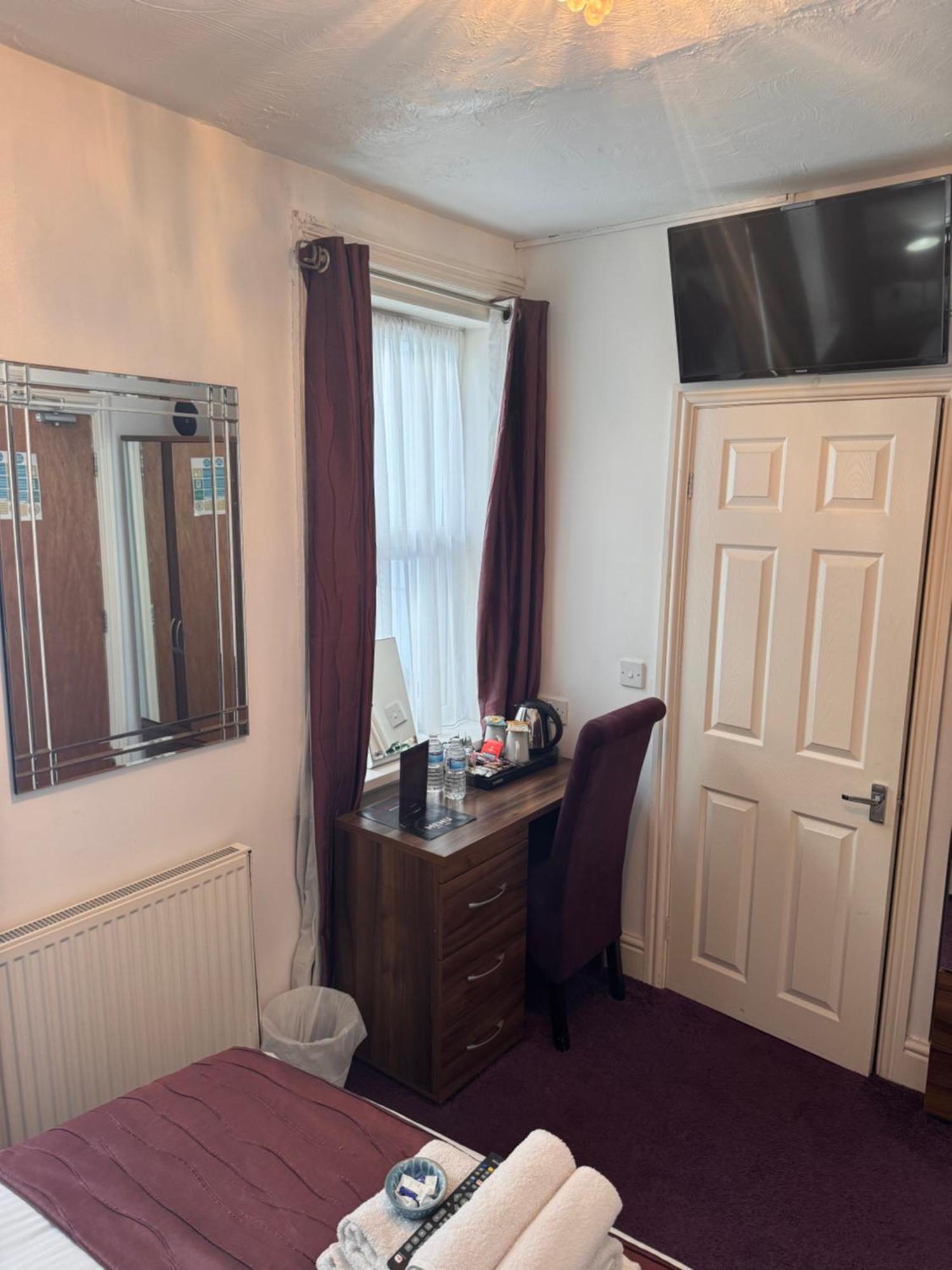 Delovely Bed & Breakfast Blackpool